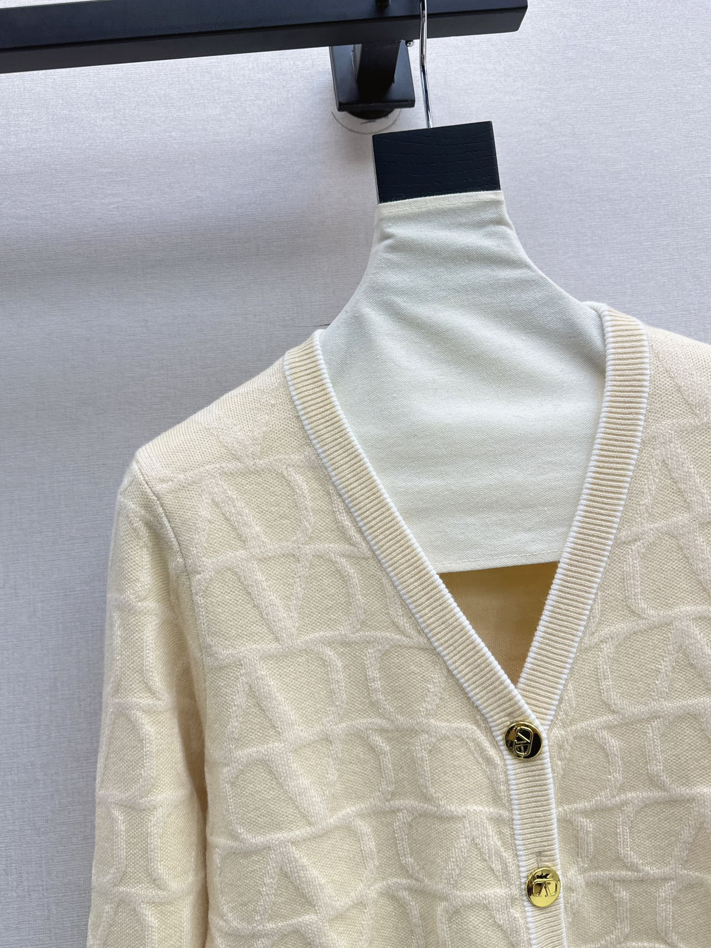 Va1e*ntin0 v-neck jacquard cardigan virgin