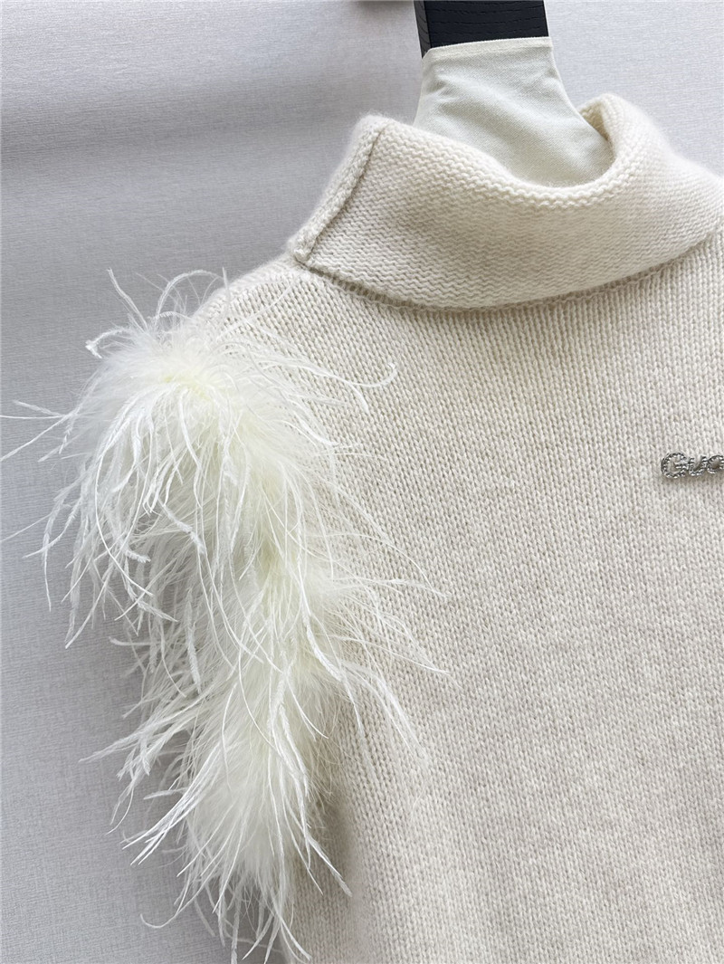 Gvc*1 fur trim sleeveless turtleneck top white