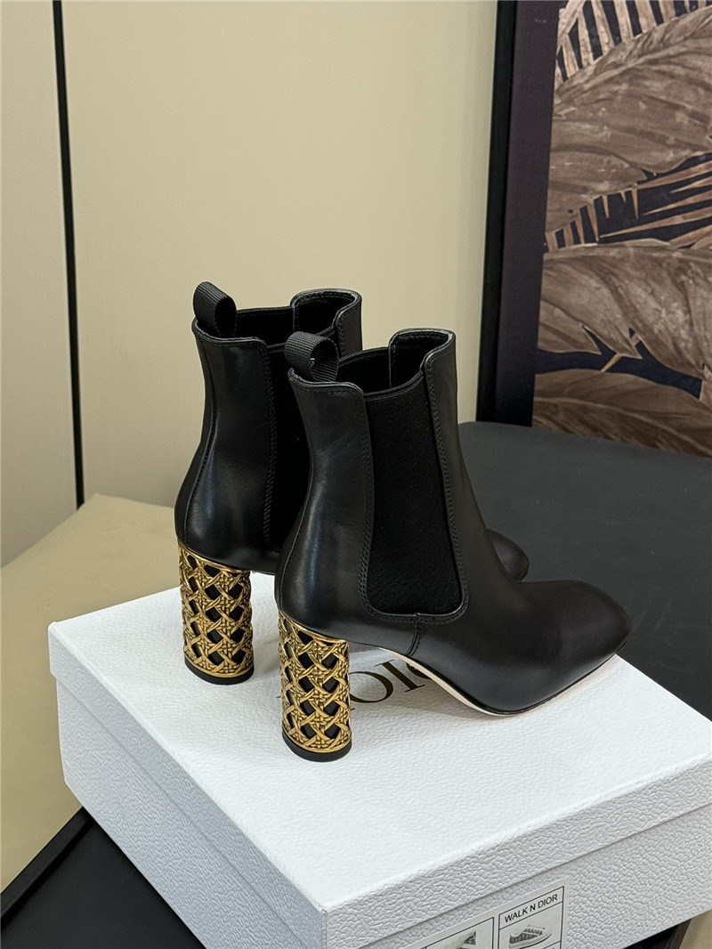 D10r black calfskin icon heeled ankle boot