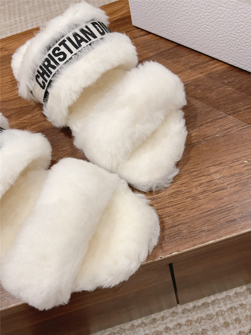D10r shearling chez moi flat slides white/black