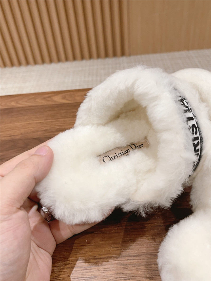 D10r shearling chez moi flat slides white/black