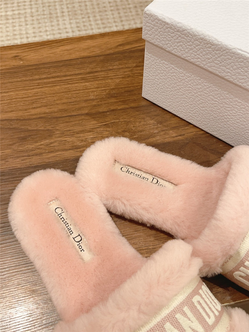 D10r wool flat slides