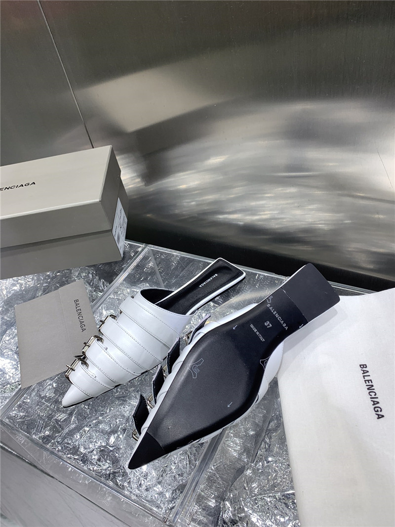 Ba1en*iaga white belt pointed toe mules