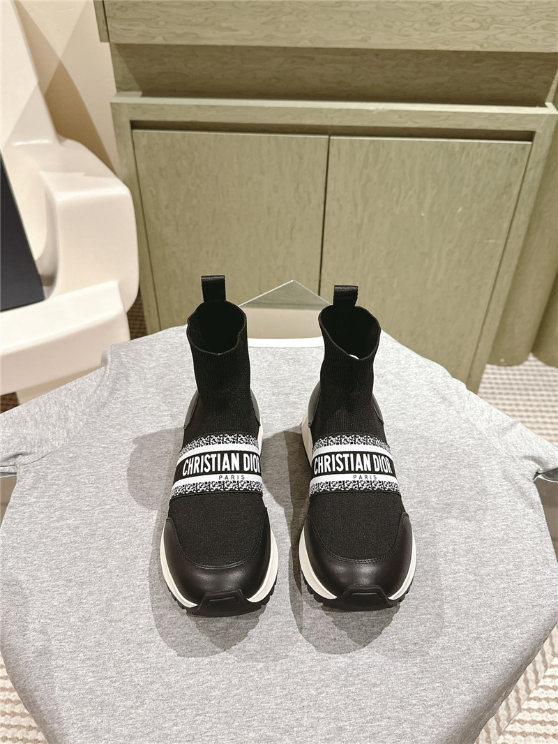 D10r sock shoes