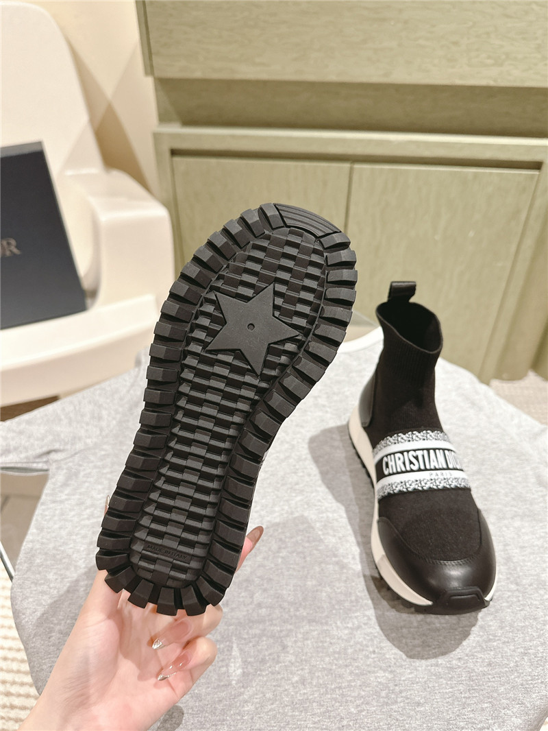 D10r sock shoes