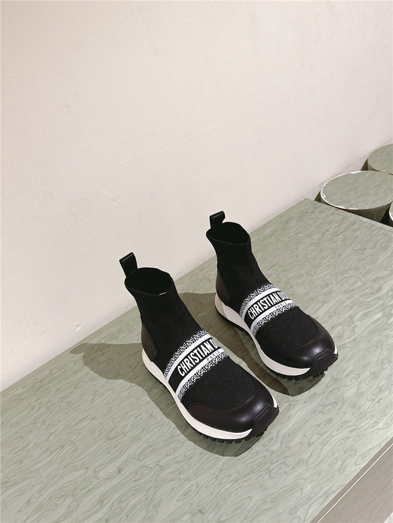 D10r sock shoes