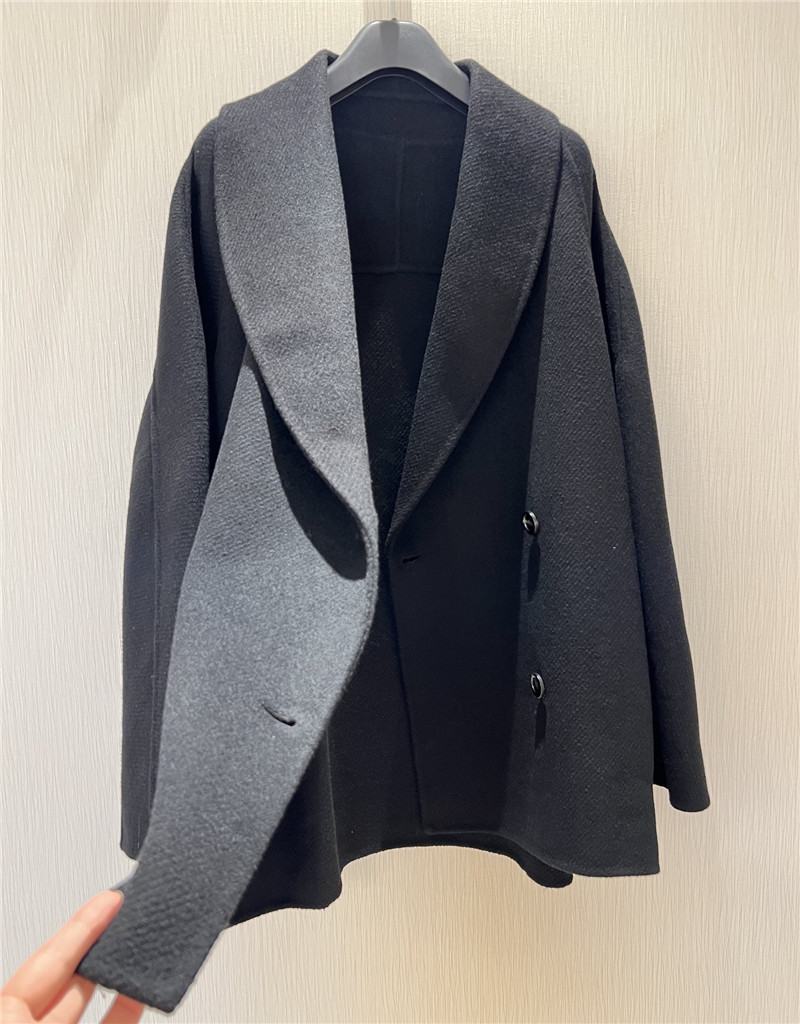 The R0w mid-length coat