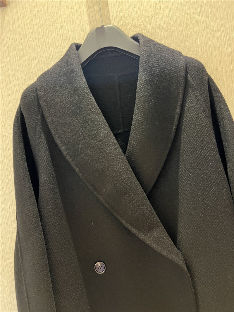 The R0w mid-length coat
