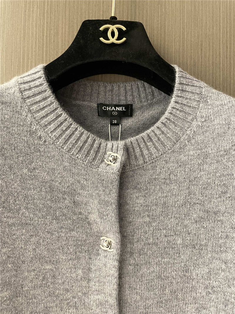 Ch**el taupe crop cashmere cardigan