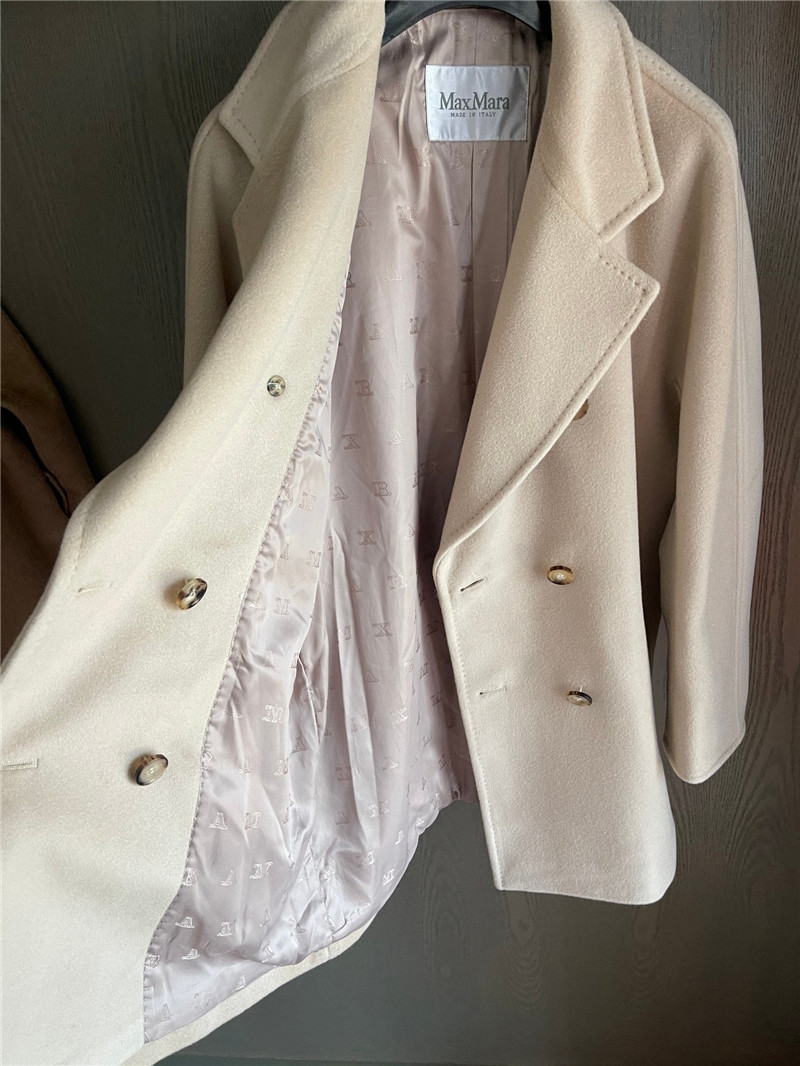 Vanitoo short coat