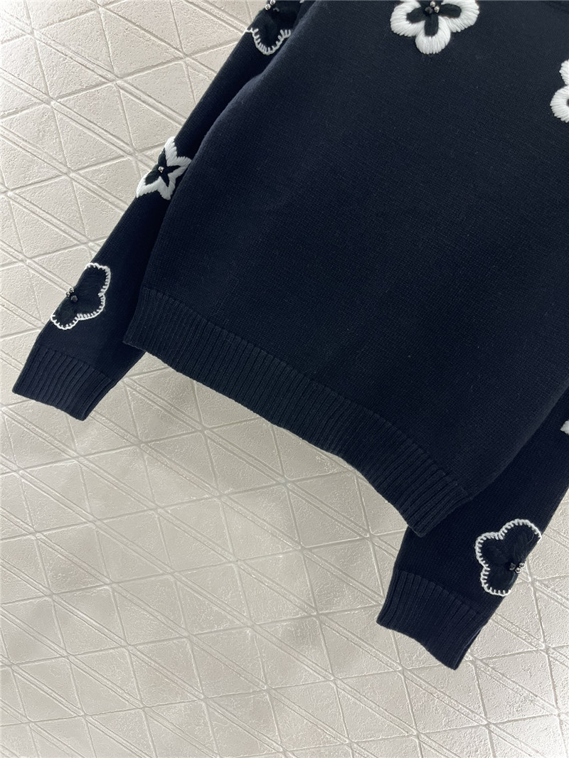 Va1e*ntin0 floral blend knit sweater in black