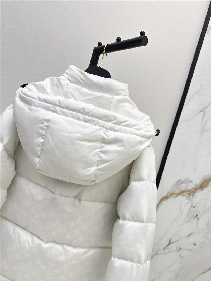 l0vis Vvtt0n lv hooded down jacket