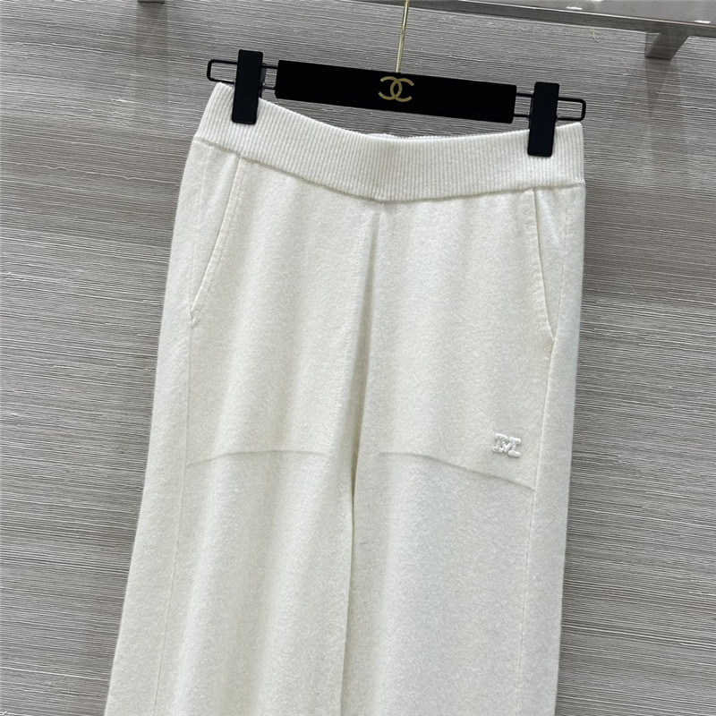 Vanitoo cashmere top + straight pants set