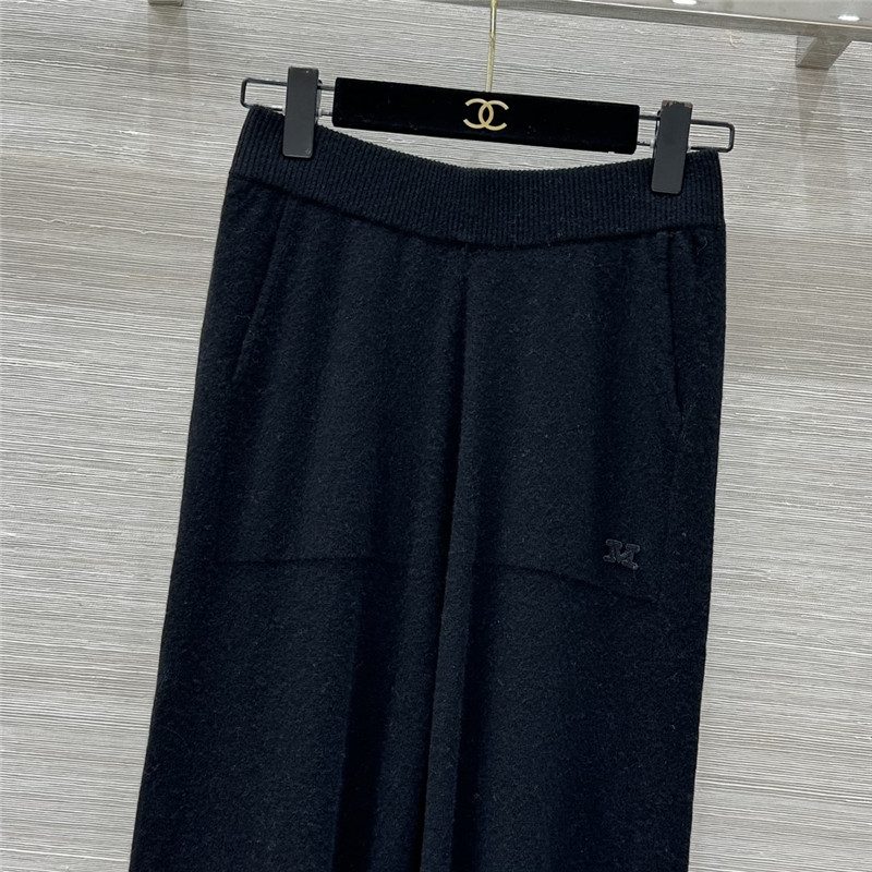 Vanitoo cashmere top + straight pants set
