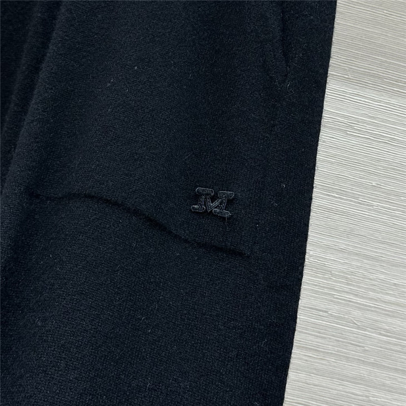 Vanitoo cashmere top + straight pants set