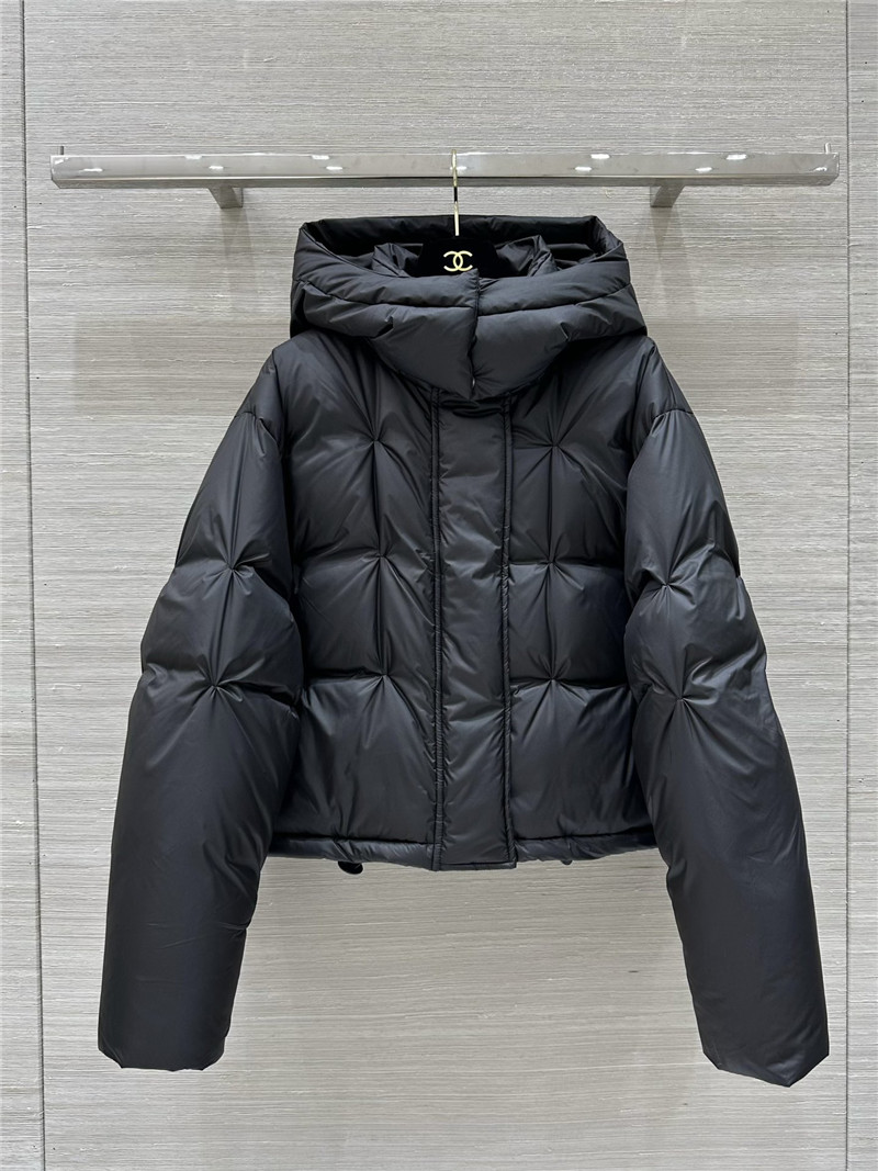 L0ew* quilted short down