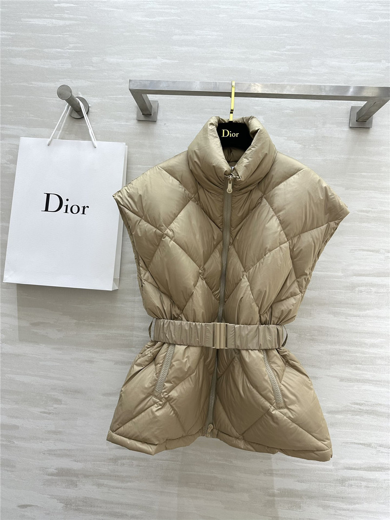 D10r quilted down vest