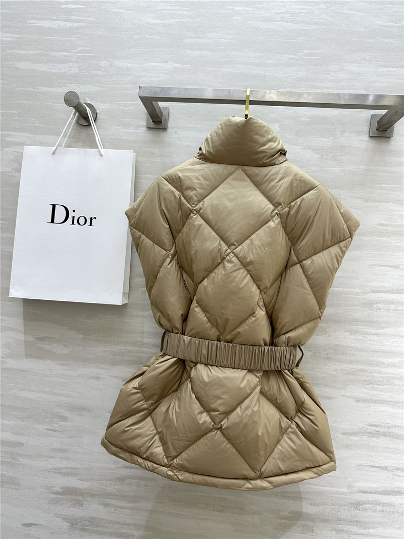 D10r quilted down vest