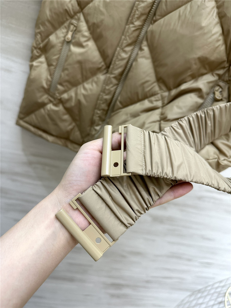 D10r quilted down vest