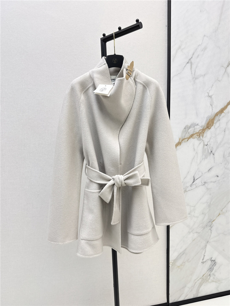H**me5 cashmere coat