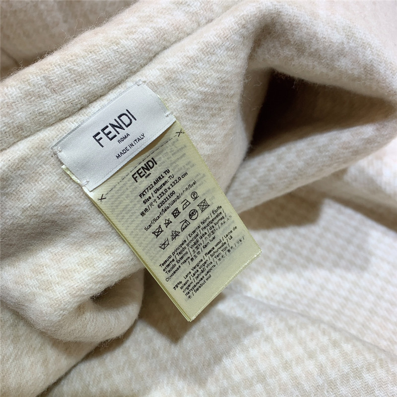 F**di roman check cape