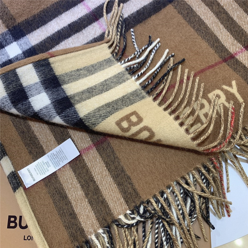 Bv*b*rry check cashmere shawl