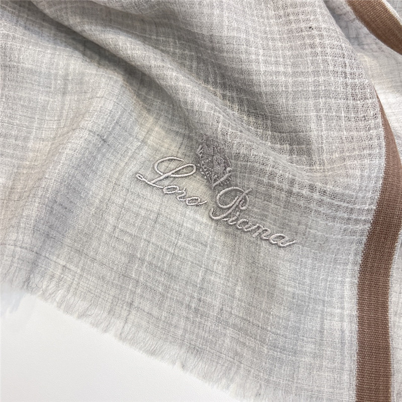 L0r0 P1ana ring velvet scarf