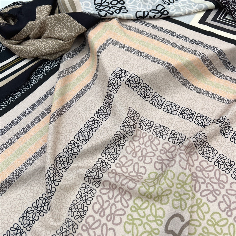 L0ew* line scarf