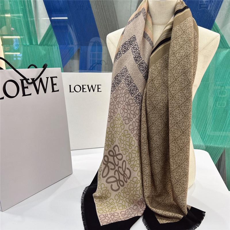 L0ew* line scarf
