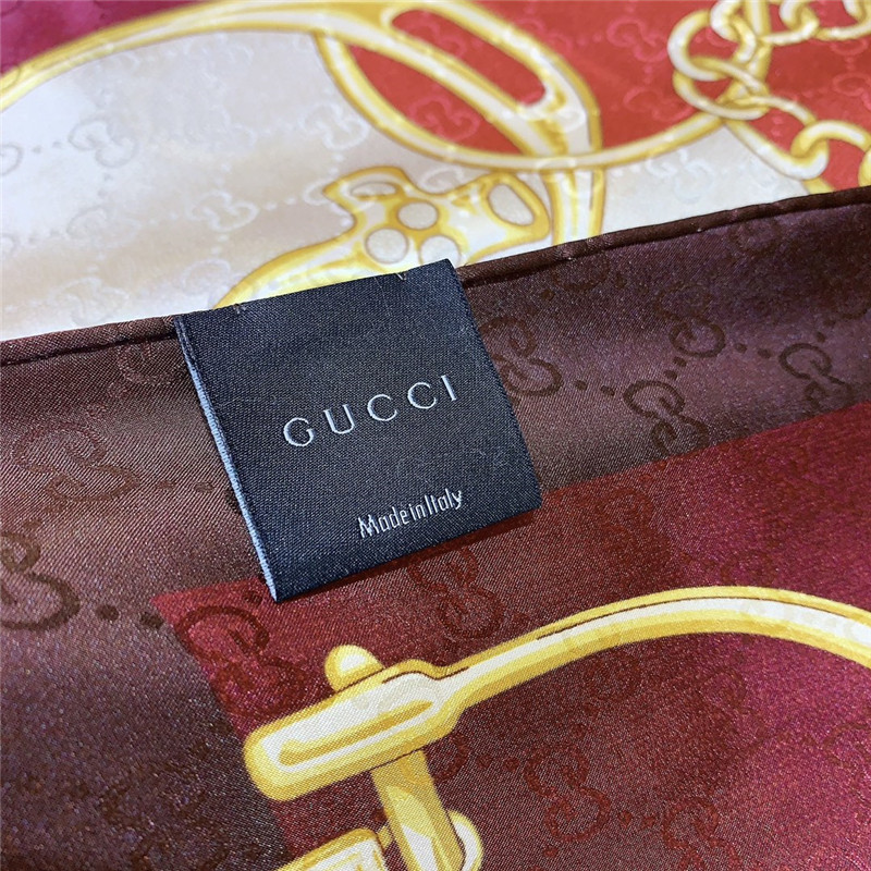 Gvc*1 horsebit square scarf