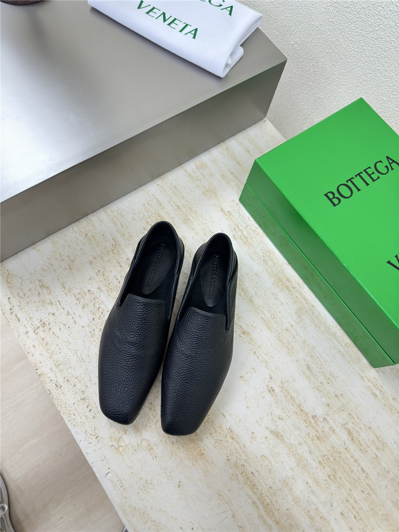 b0tt*ga Ven*ta black leather adamo slippers