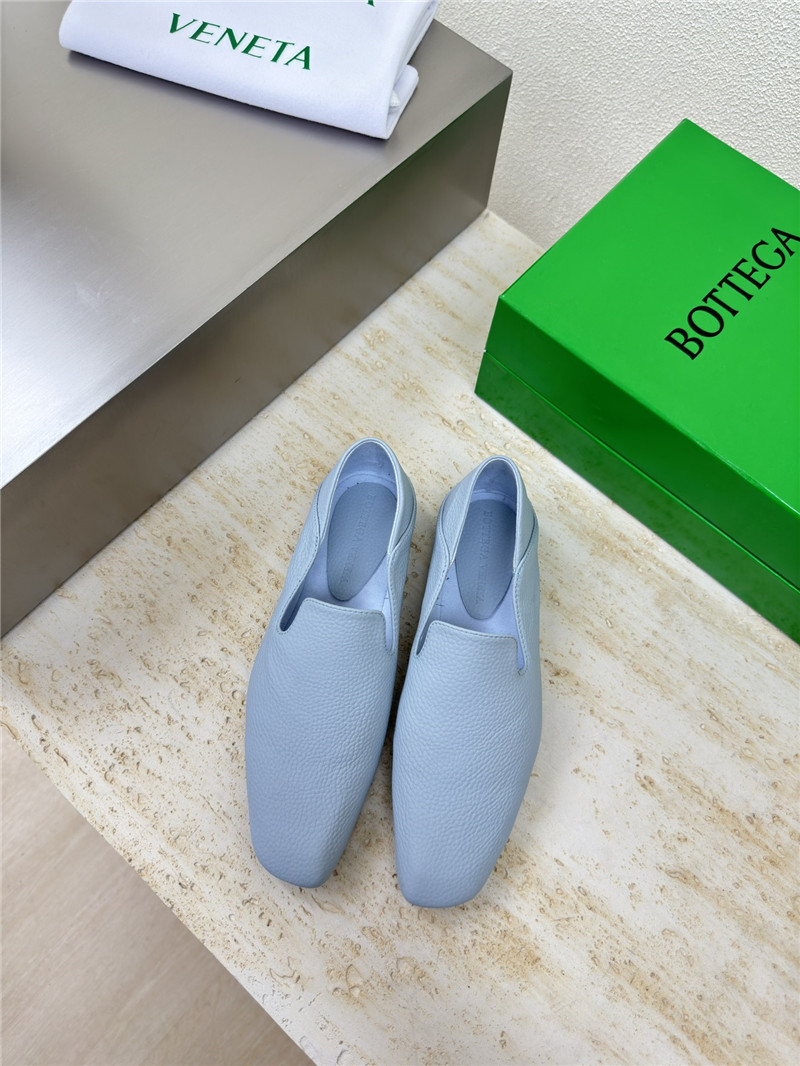 b0tt*ga Ven*ta blue silky leather adamo slippers