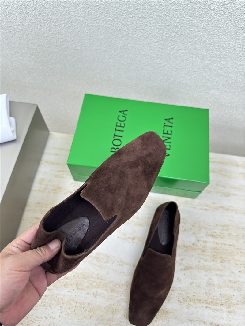 b0tt*ga Ven*ta brown suede adamo slippers
