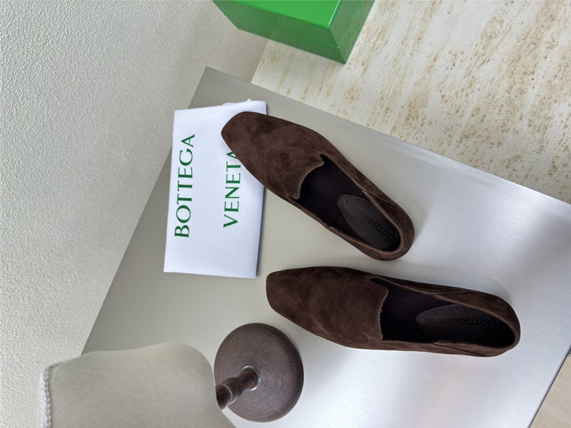 b0tt*ga Ven*ta brown suede adamo slippers