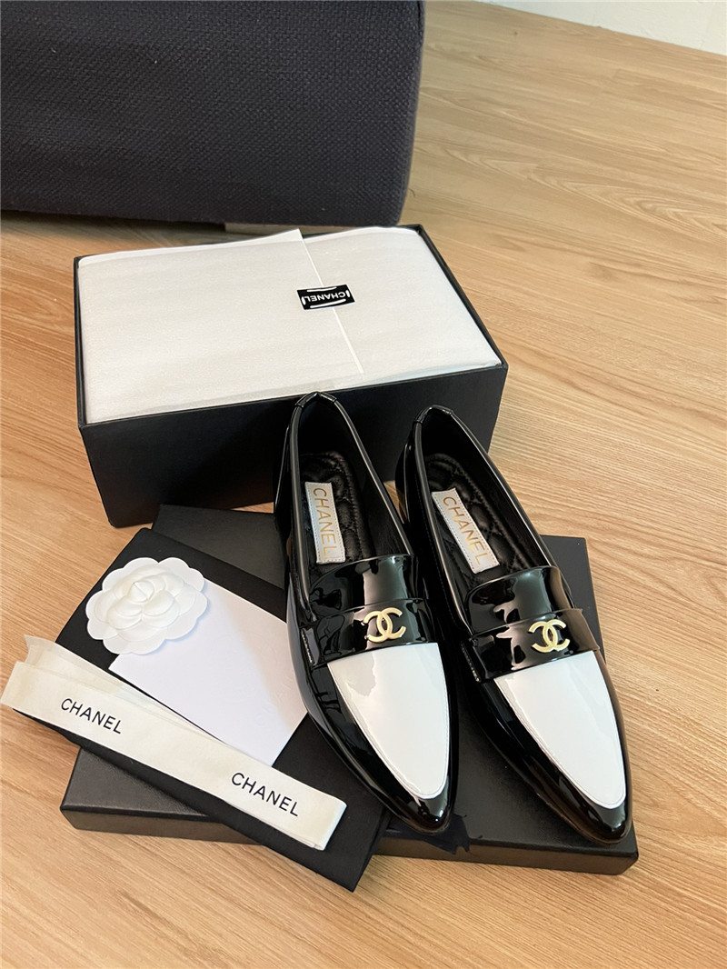 Ch**el pointed toe black/white pattern loafers