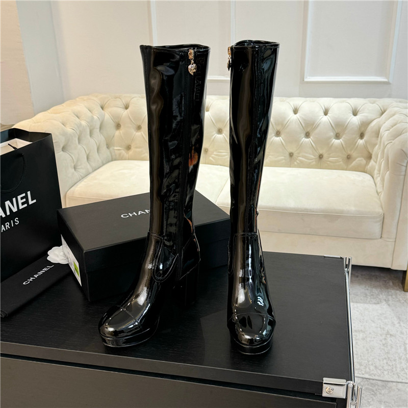 Ch**el pearl chain pointed beige high boot