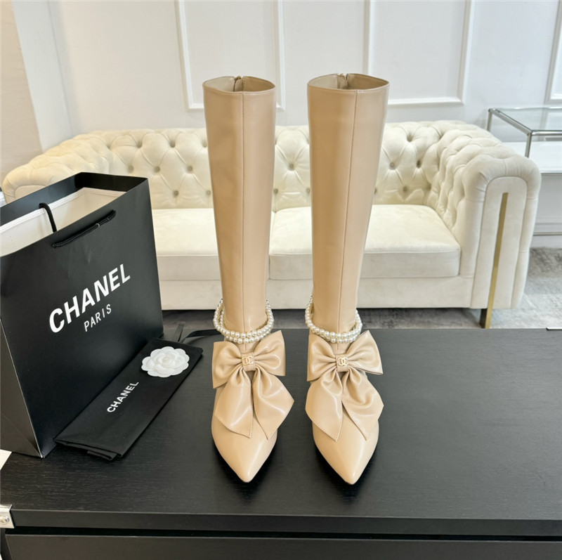 Ch**el pearl chain pointed beige high boot