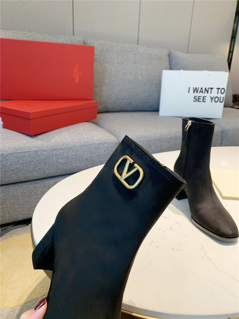 Va1e*ntin0 garavani vlogo black suede ankle boots