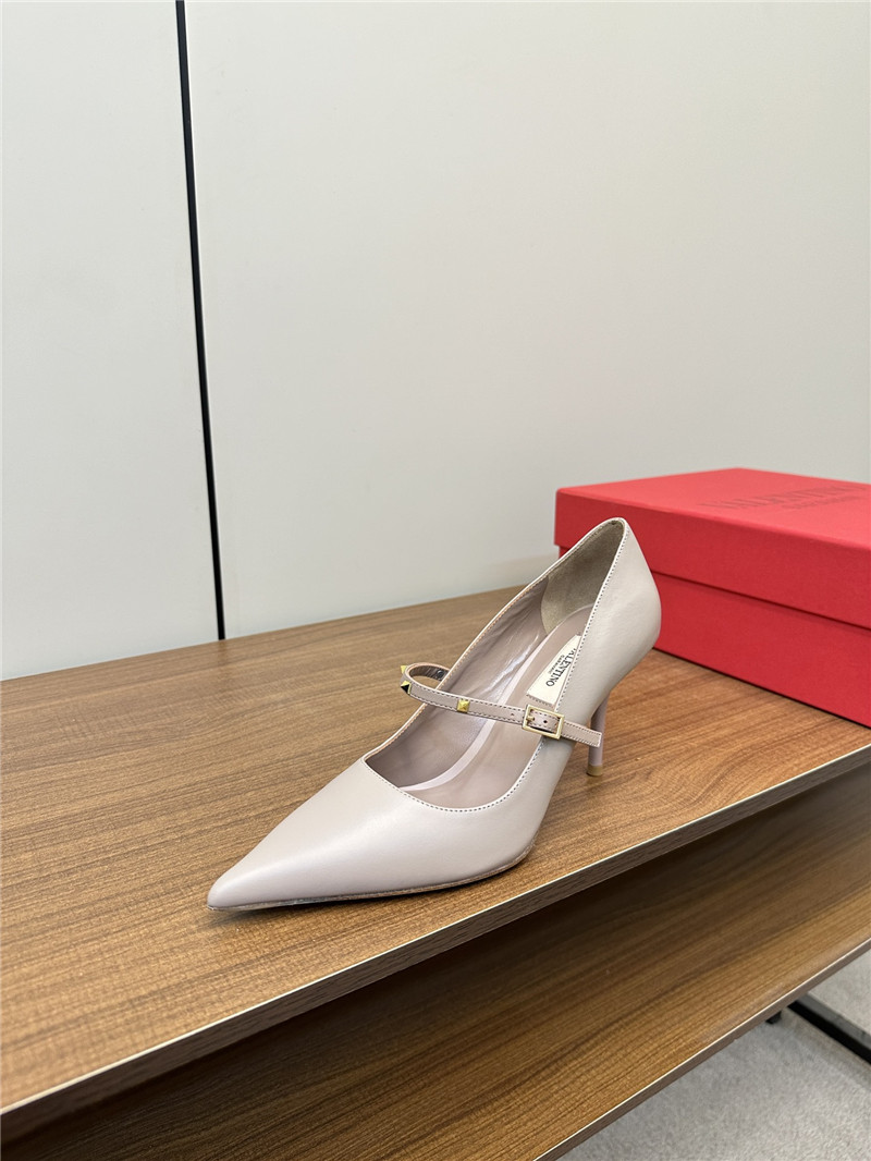 Va1e*ntin0 rockstud natural smooth leather pumps