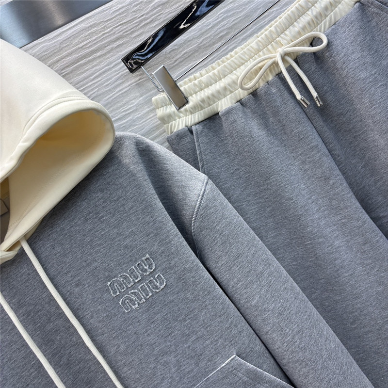 M1um1u casual suit
