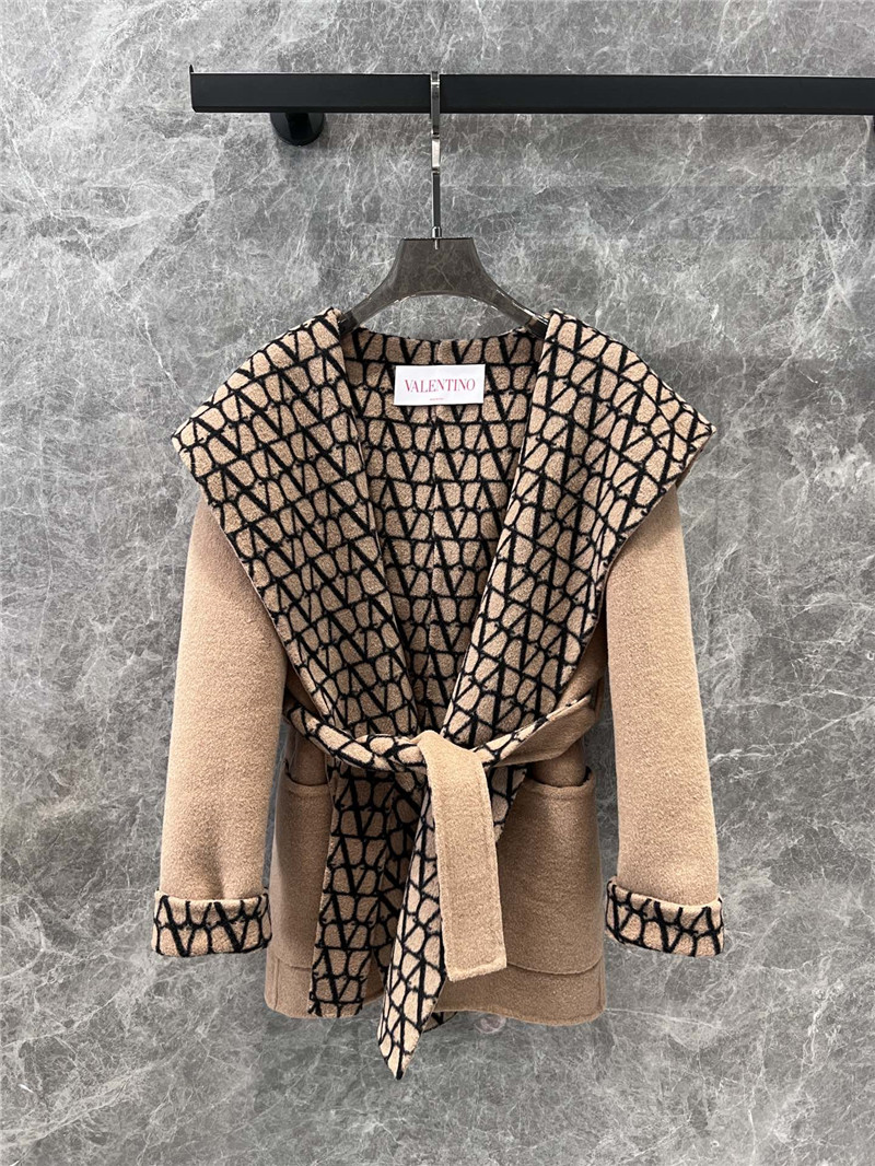 Va1e*ntin0 short coat