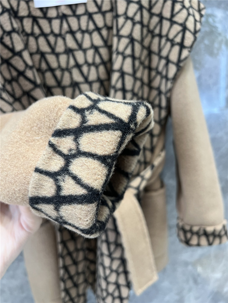 Va1e*ntin0 short coat