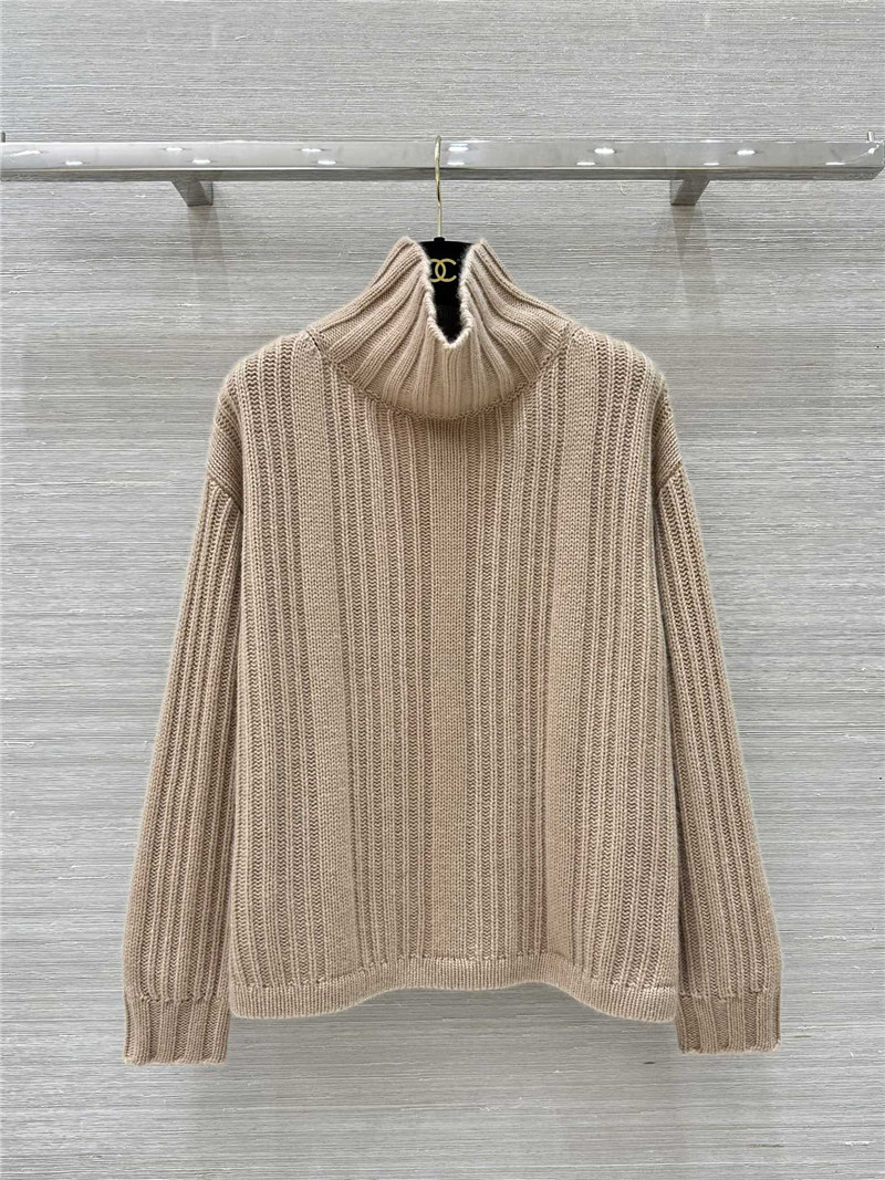Vanitoo Cashmere Polo-Neck Jumper in Camel