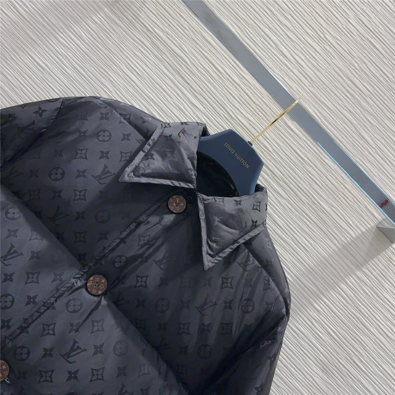 l0vis Vvtt0n lv down jacket