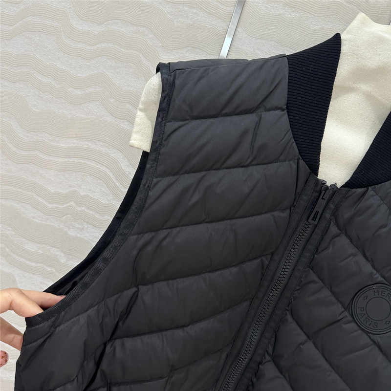 H**me5 down vest