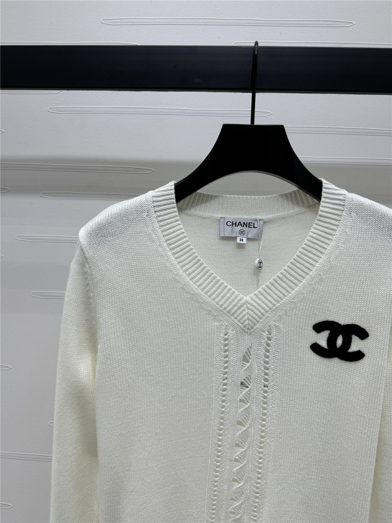 Ch**el white v-neck knitted sweater