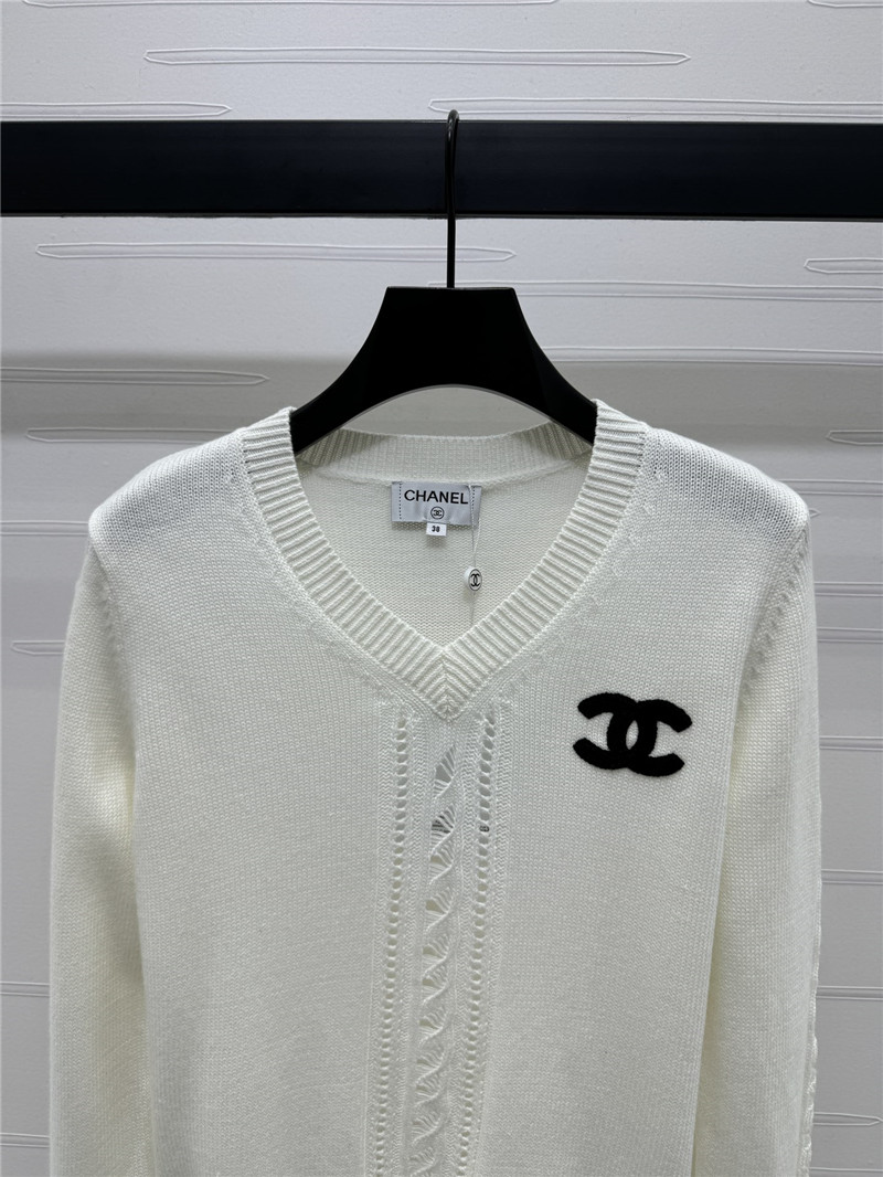 Ch**el white v-neck knitted sweater