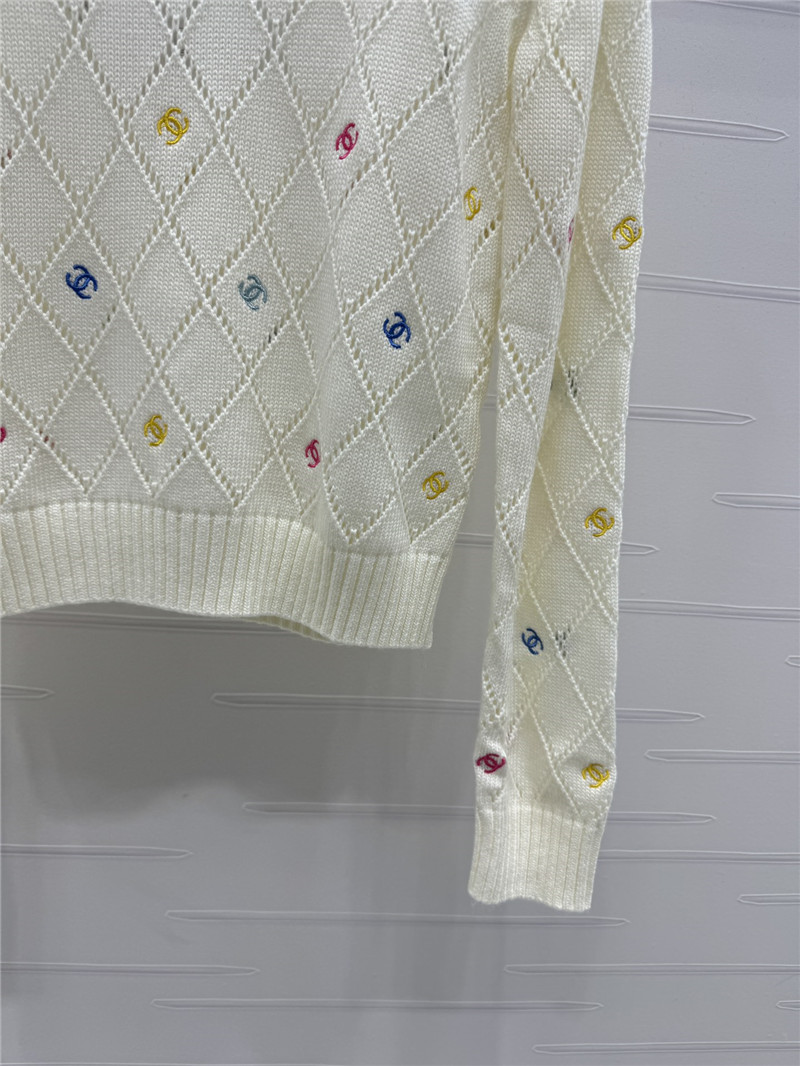 Ch**el colorful embroidered wool pullover in white