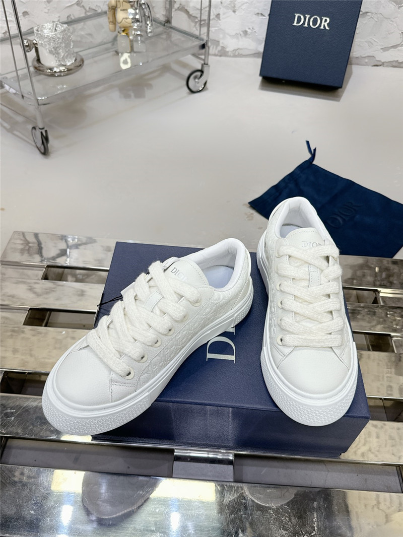 walk’n’D10r white sneakers
