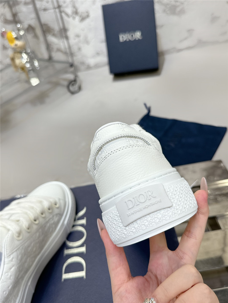 walk’n’D10r white sneakers